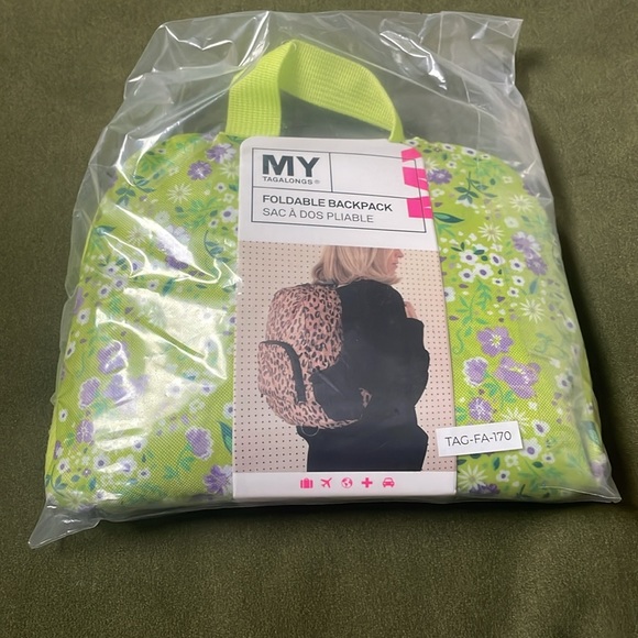 NEW Mytagalongs Lime Floral Foldable Backpack - Picture 3 of 3
